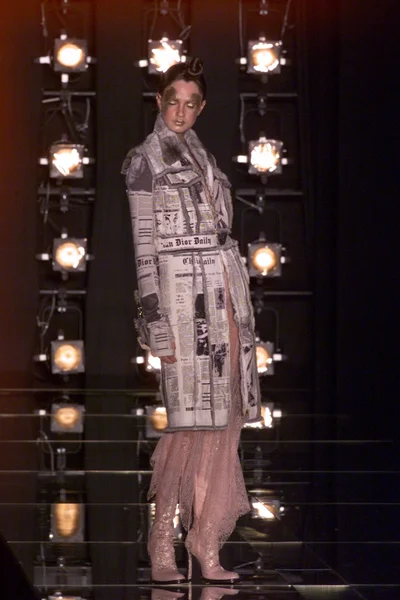 Look 32